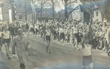 Poch&oacute;d majowy lata 60-te XX w.