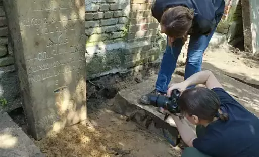 Zdjęcie do Ocalić od zapomnienia - żydowski dom przedpogrzebowy w Czarnkowie