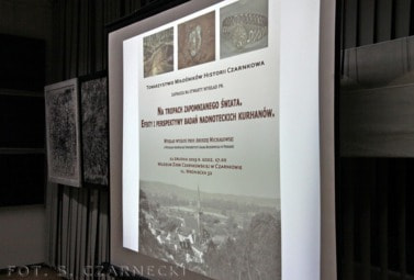 Zdjęcie do Fotorelacja ze spotkania z archeologiem Andrzejem Michałowskim.